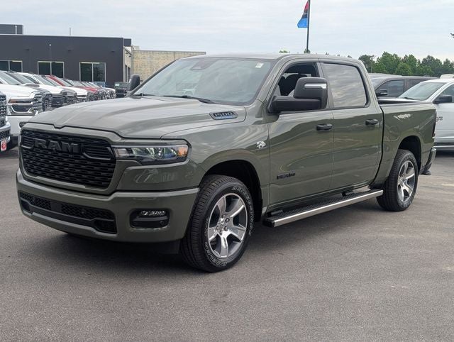 2026 RAM Ram 1500 RAM 1500 EXPRESS CREW CAB 4X4 5'7' BOX