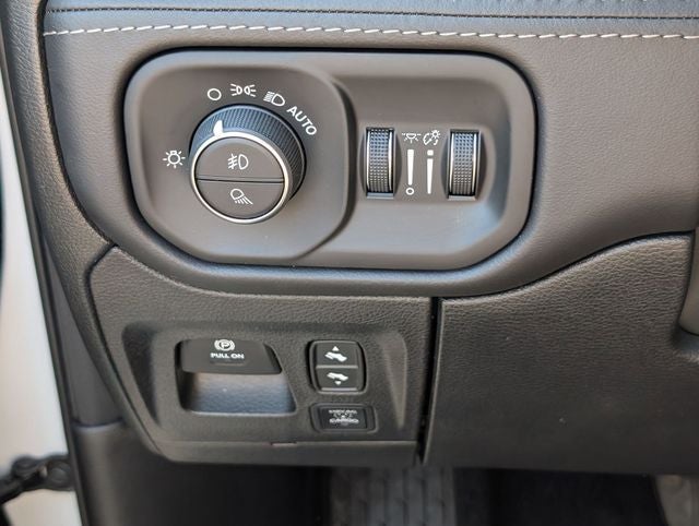 2026 RAM Ram 1500 RAM 1500 LIMITED CREW CAB 4X4 5'7' BOX