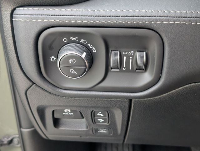 2026 RAM Ram 1500 RAM 1500 LIMITED CREW CAB 4X4 5'7' BOX