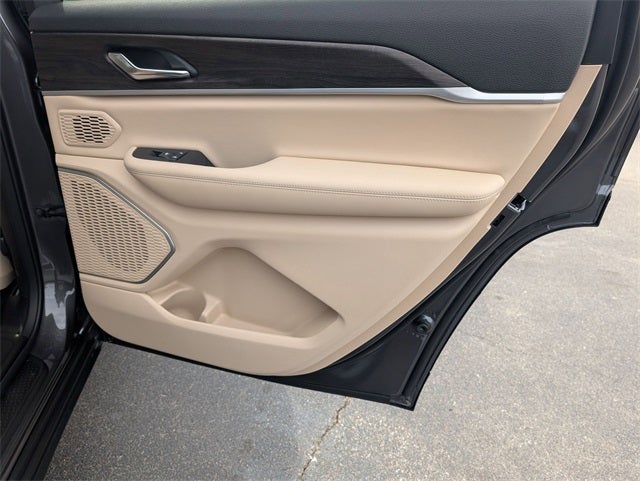 2026 Jeep Cherokee Overland