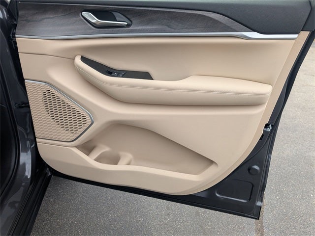 2026 Jeep Cherokee Overland