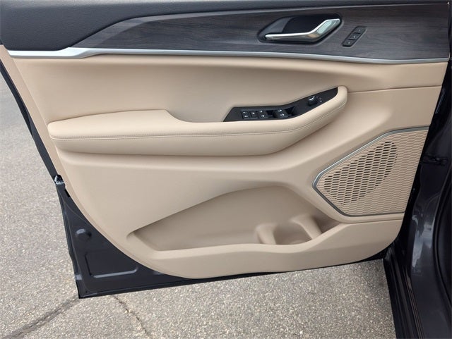 2026 Jeep Cherokee Overland