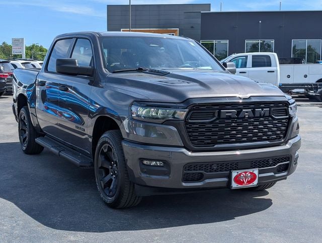 2026 RAM Ram 1500 RAM 1500 EXPRESS CREW CAB 4X4 5'7' BOX