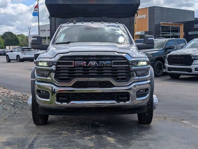 2026 RAM Ram 5500 Chassis Cab RAM 5500 TRADESMAN CHASSIS CREW CAB 4X4 84' CA