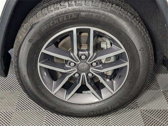 2019 Jeep Grand Cherokee Laredo E