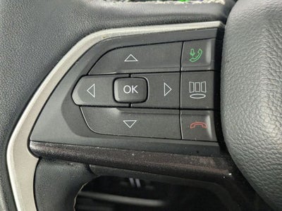 2023 Jeep Grand Cherokee Laredo 4x2