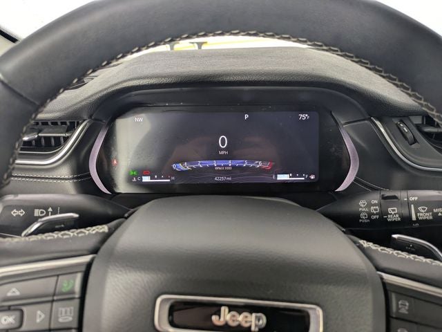 2023 Jeep Grand Cherokee Laredo 4x2