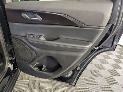 2023 Jeep Grand Cherokee Laredo 4x2
