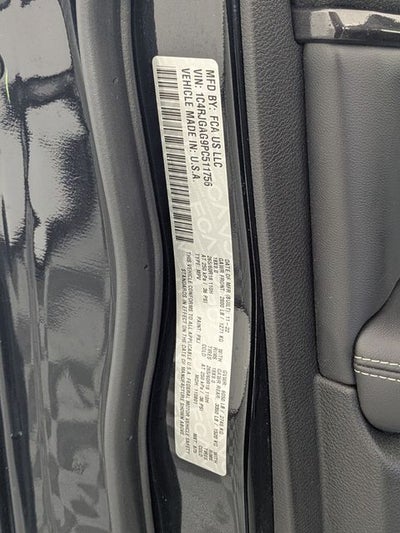 2023 Jeep Grand Cherokee Laredo 4x2