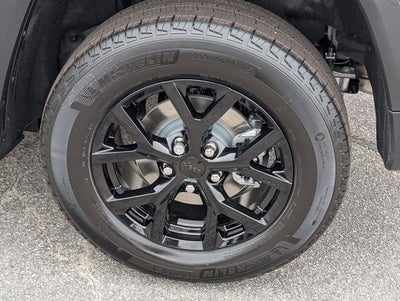 2026 Jeep Grand Cherokee Laredo Altitude