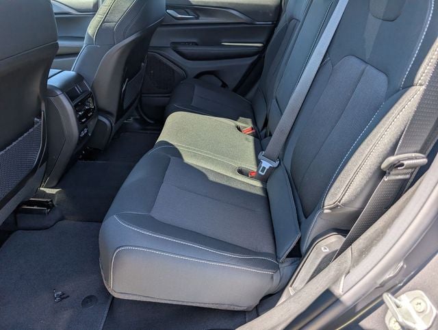 2026 Jeep Grand Cherokee GRAND CHEROKEE LAREDO X 4X4