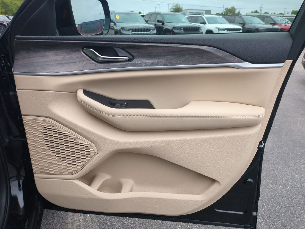 2027 Jeep Grand Cherokee Limited