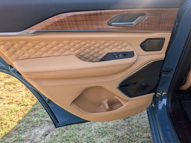2026 Jeep Grand Cherokee Summit