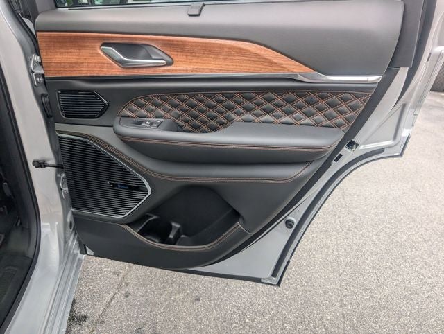 2026 Jeep Grand Cherokee GRAND CHEROKEE SUMMIT 4X4