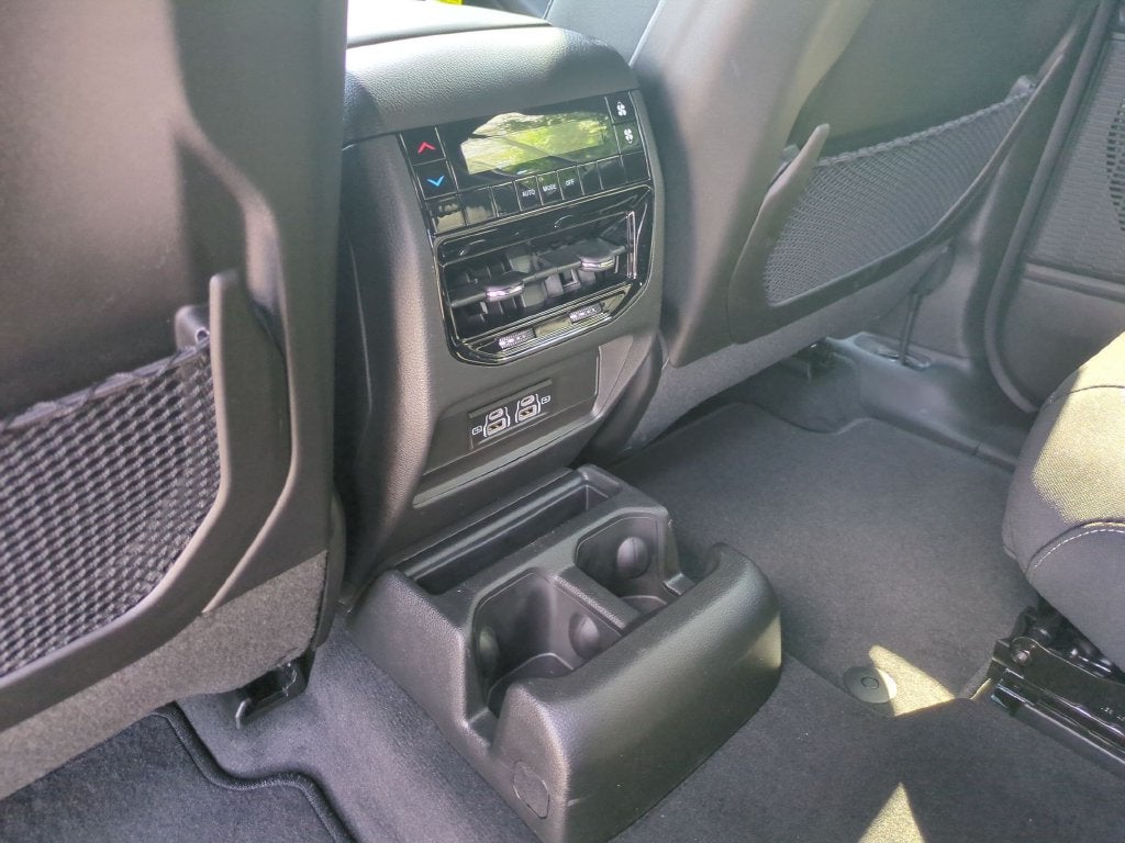 2027 Jeep Grand Cherokee L Laredo