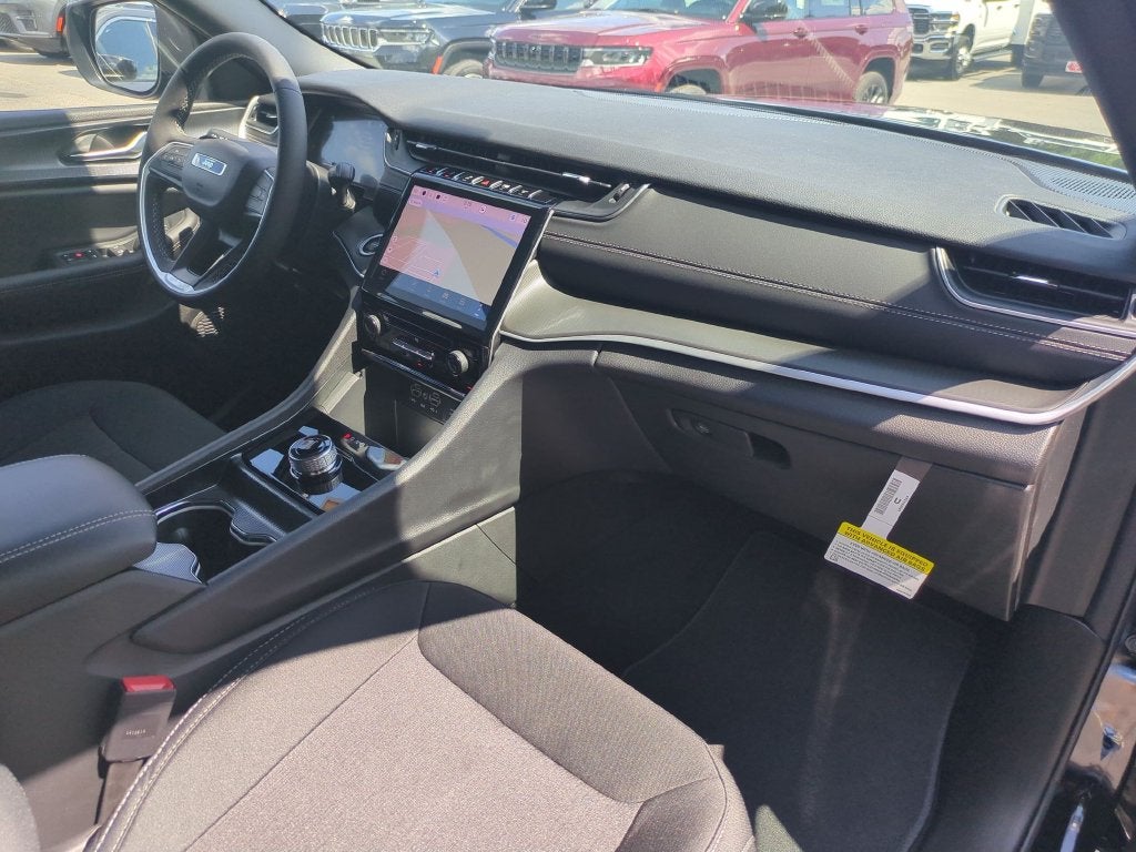 2027 Jeep Grand Cherokee L Laredo
