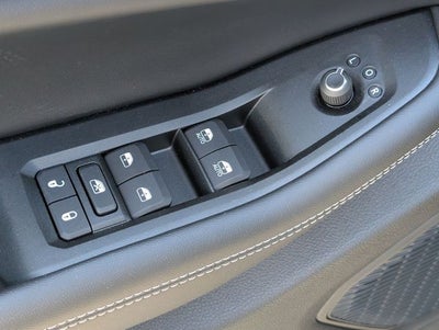 2026 Jeep Grand Cherokee GRAND CHEROKEE L LAREDO 4X2