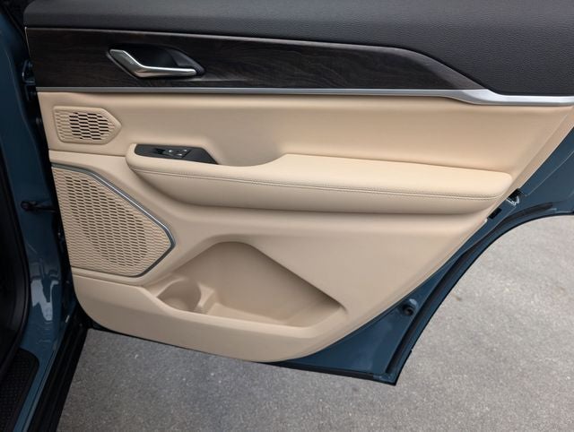 2026 Jeep Grand Cherokee GRAND CHEROKEE L LIMITED 4X2