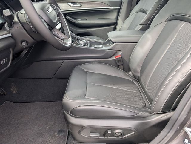 2026 Jeep Grand Cherokee GRAND CHEROKEE L LIMITED RESERVE 4X4