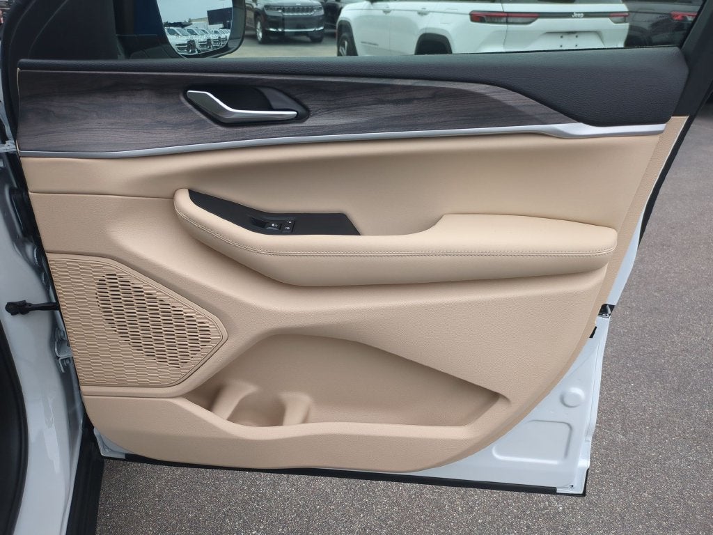 2027 Jeep Grand Cherokee L Limited