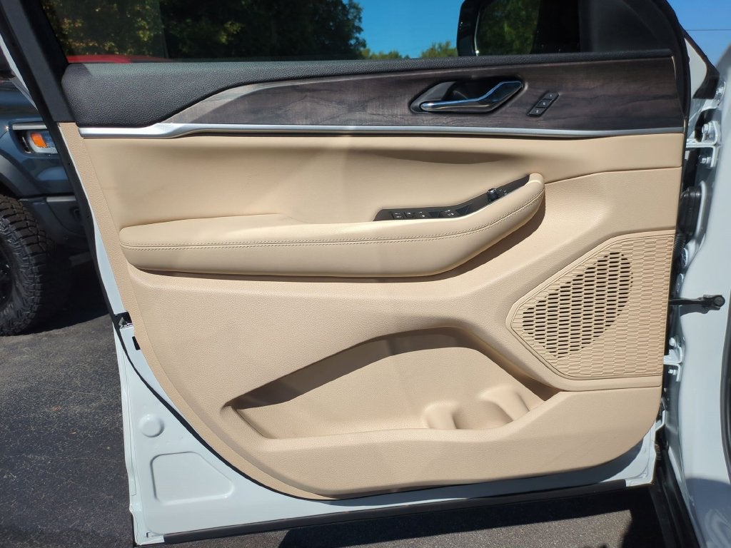 2027 Jeep Grand Cherokee L Limited