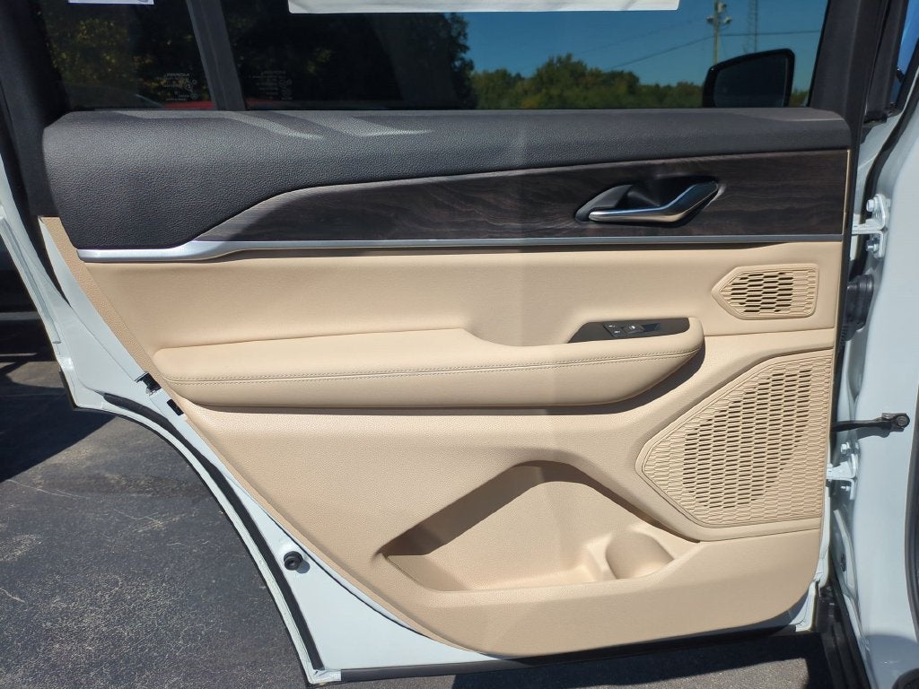 2027 Jeep Grand Cherokee L Limited