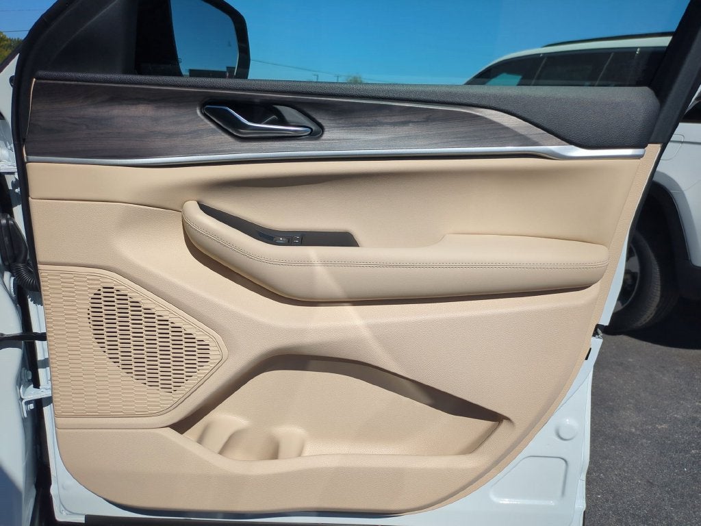 2027 Jeep Grand Cherokee L Limited