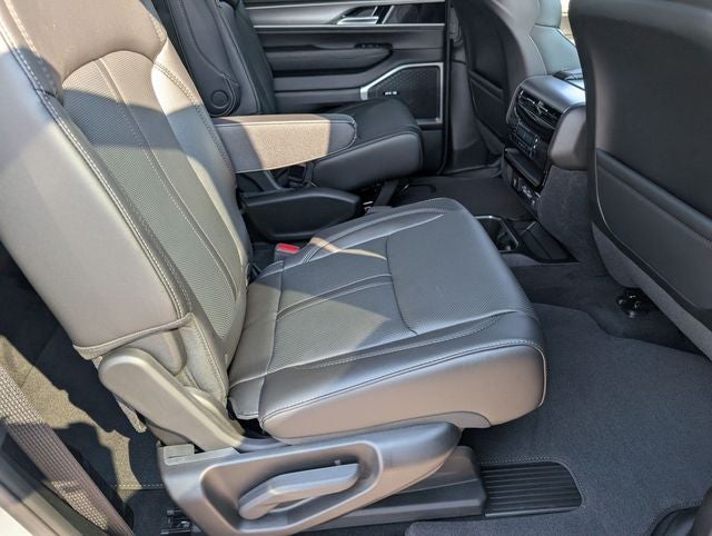 2026 Jeep Grand Wagoneer L 4x2