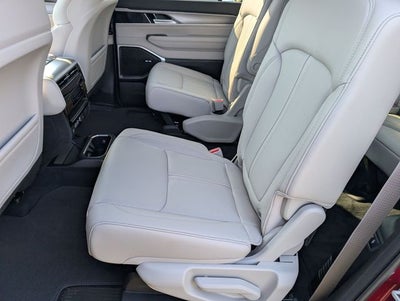 2026 Jeep Grand Wagoneer 4x2