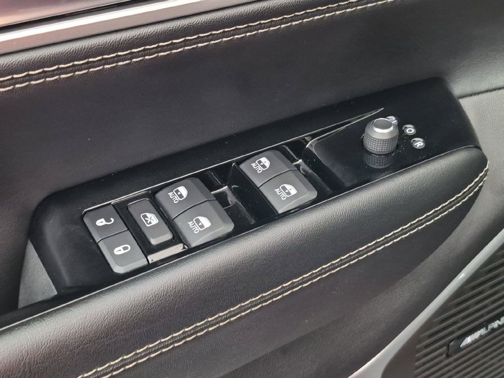 2024 Jeep Wagoneer Base