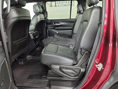2024 Jeep Wagoneer Base