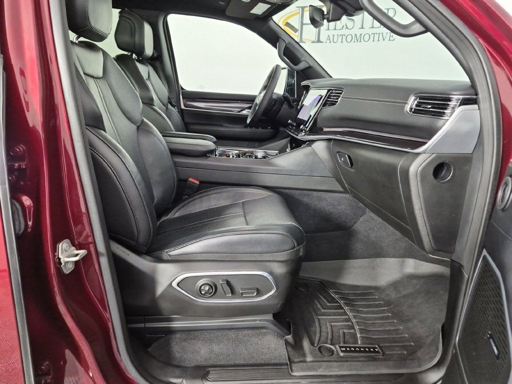 2024 Jeep Wagoneer Base