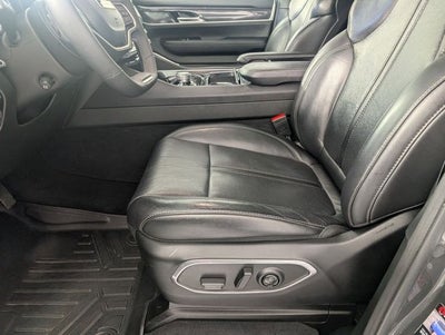 2023 Jeep Wagoneer Base