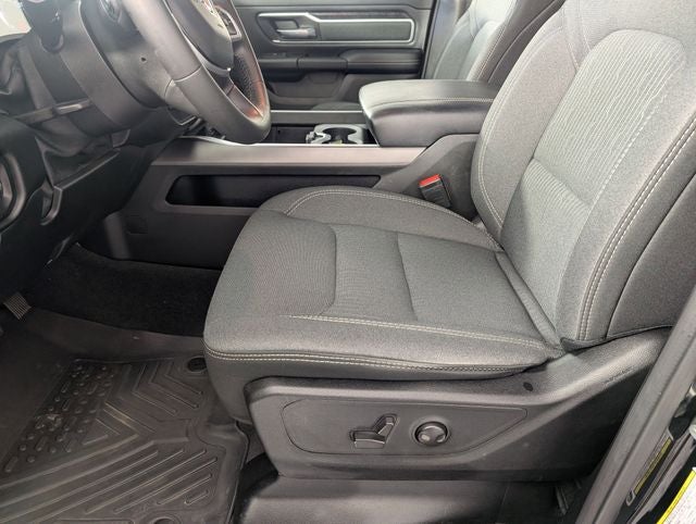 2022 RAM 1500 Big Horn Crew Cab 4x2 5'7' Box