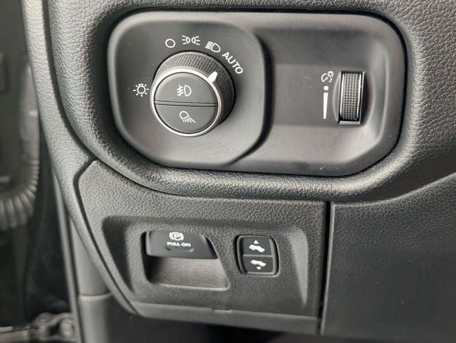 2022 RAM 1500 Big Horn Crew Cab 4x2 5'7' Box