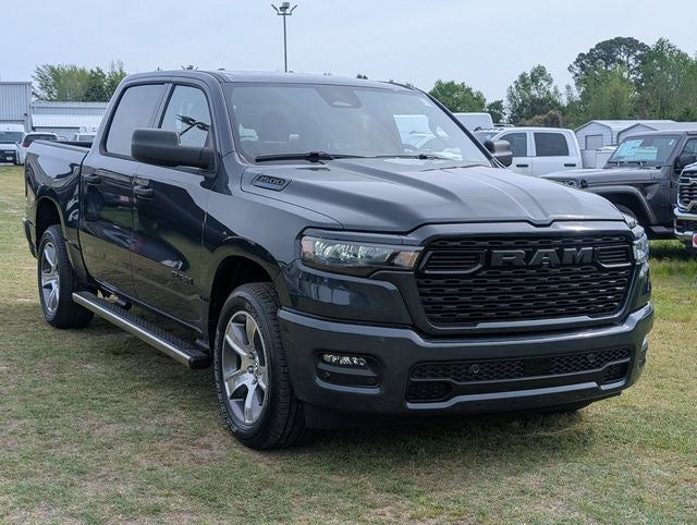 2026 RAM Ram 1500 RAM 1500 EXPRESS CREW CAB 4X2 5'7' BOX