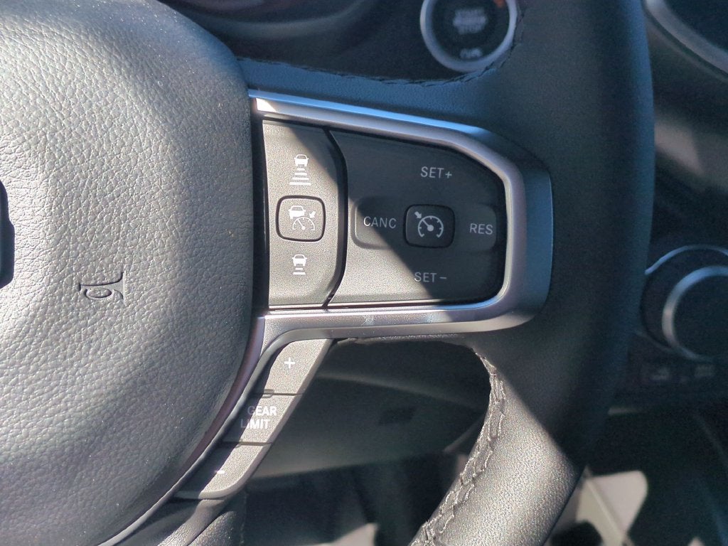 2027 RAM 1500 Big Horn/Lone Star