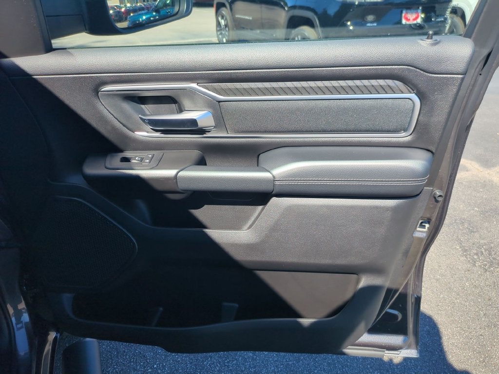 2027 RAM 1500 Big Horn/Lone Star