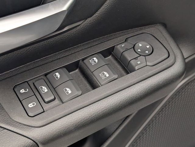 2025 RAM 1500 Tradesman Crew Cab 4x4 5'7' Box