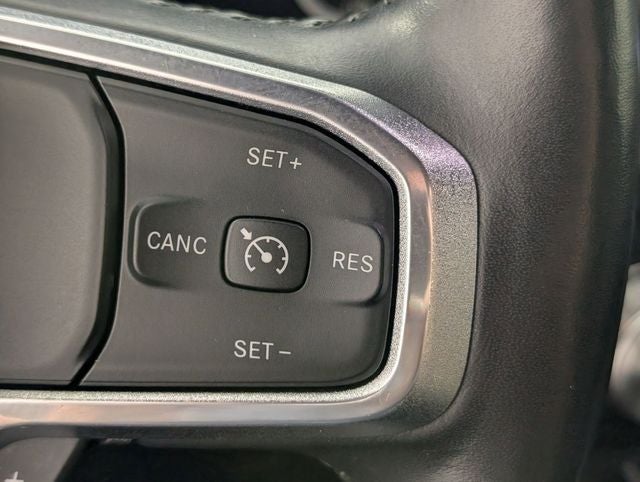 2020 RAM 1500 Laramie Crew Cab 4x4 5'7' Box