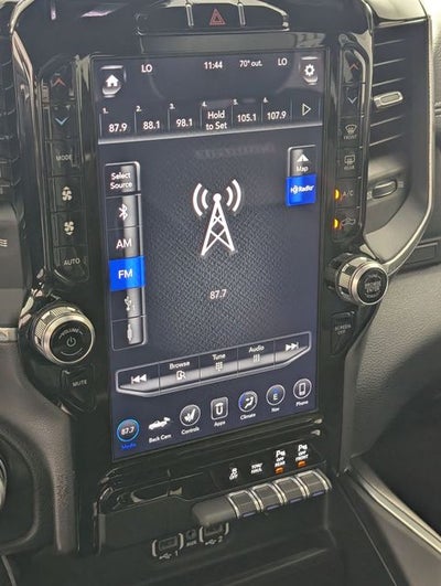 2020 RAM 1500 Laramie Crew Cab 4x4 5'7' Box