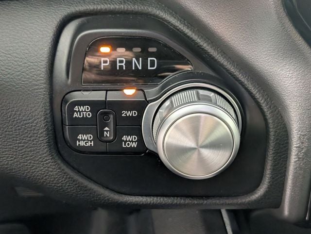 2020 RAM 1500 Laramie Crew Cab 4x4 5'7' Box