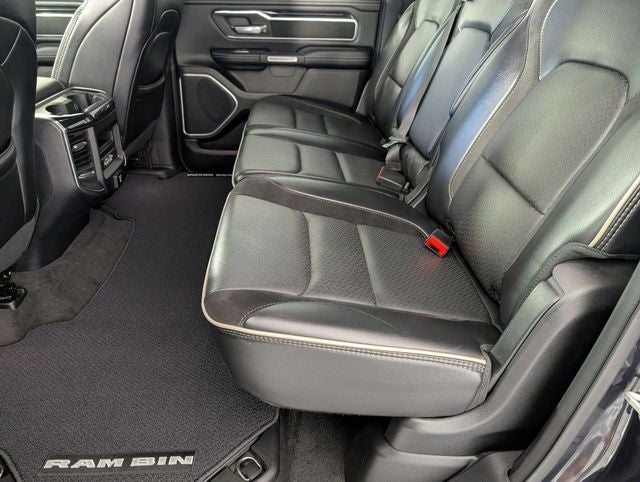 2020 RAM 1500 Laramie Crew Cab 4x4 5'7' Box