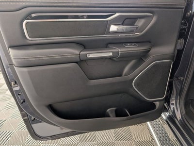 2020 RAM 1500 Laramie Crew Cab 4x4 5'7' Box