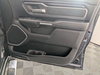 2020 RAM 1500 Laramie Crew Cab 4x4 5'7' Box