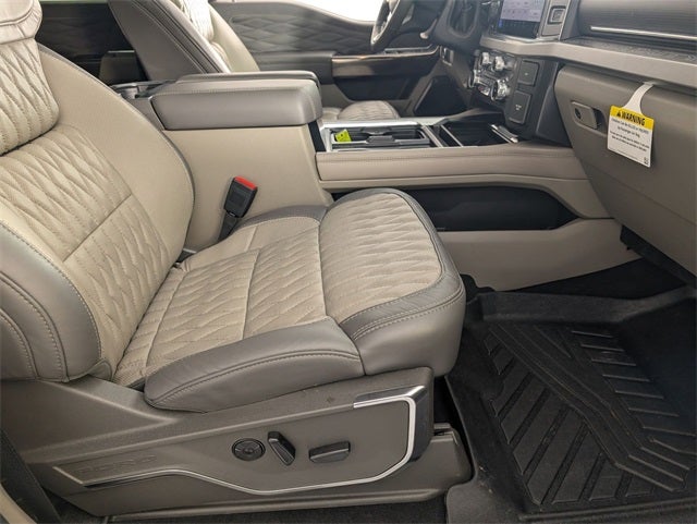 2025 Ford F-450SD Platinum DRW