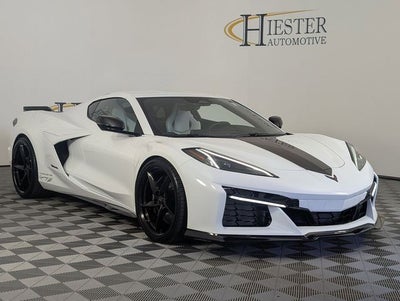 2025 Chevrolet Corvette E-Ray 1LZ