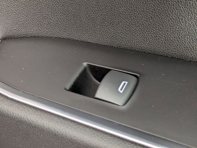 2022 Chevrolet Silverado 1500 4WD Crew Cab Standard Bed LT