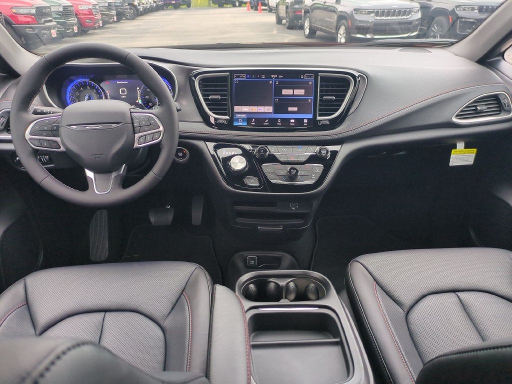 2027 Chrysler Pacifica Select