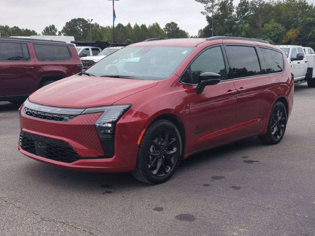 2027 Chrysler Pacifica Select